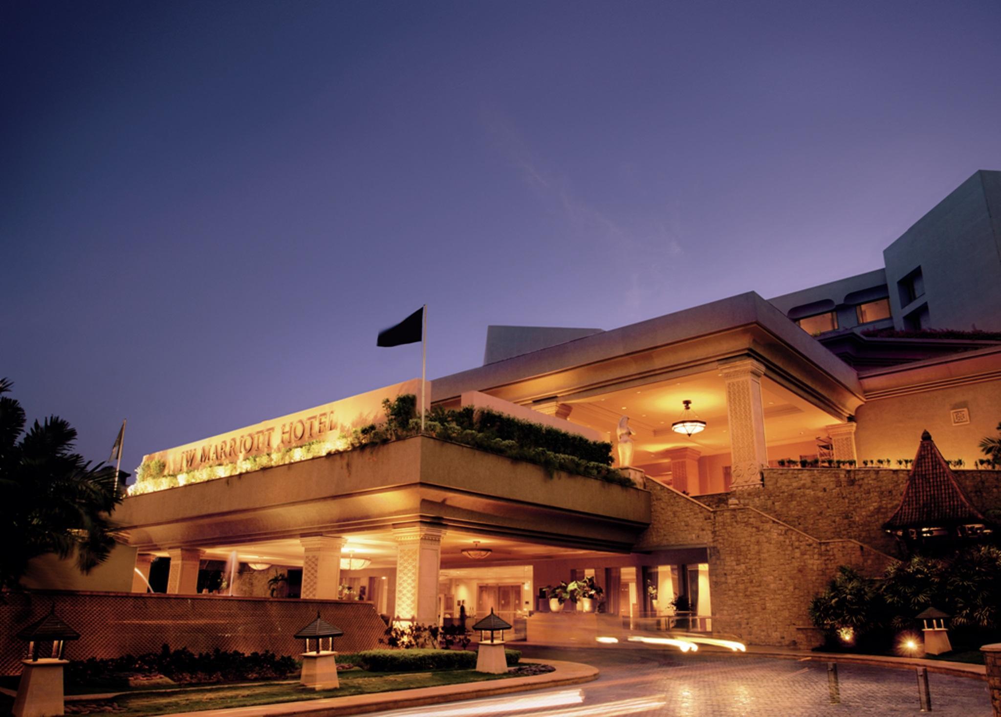 Jw Marriott Mumbai Sahar Airport Hotel Exterior photo